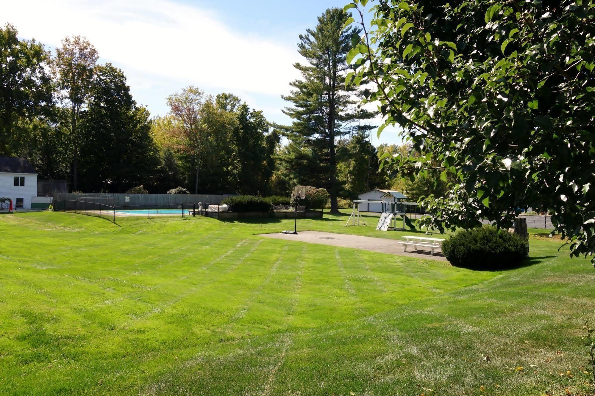 Monument Mountain Motel Great Barrington Dış mekan fotoğraf